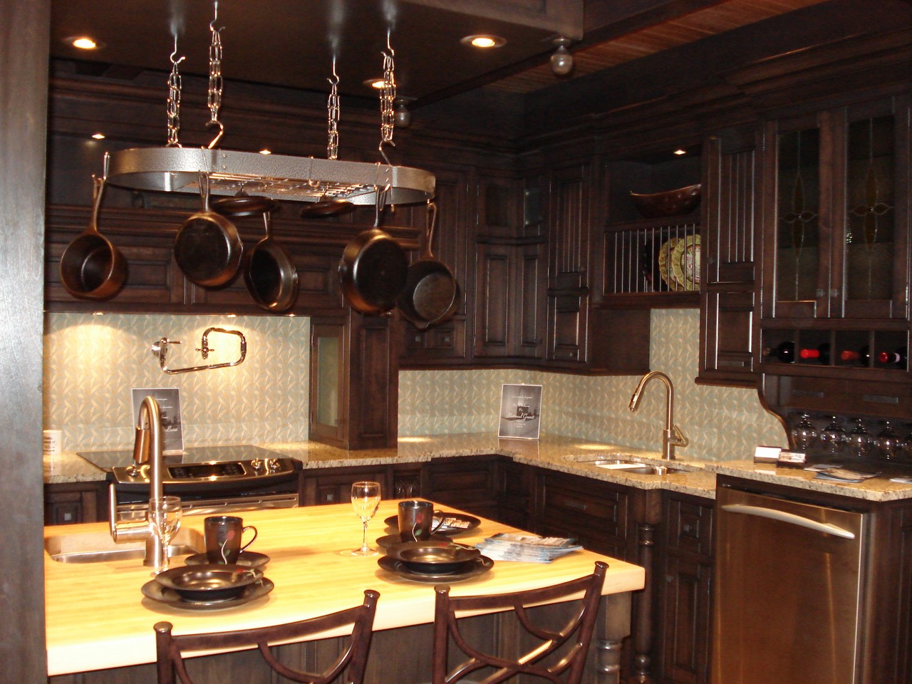 CuisiDesign.Models.AlbumItem